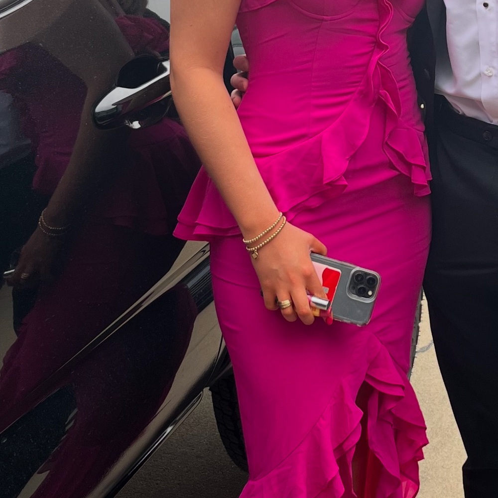 Magenta Ruffled Dress - Picture 4 of 7